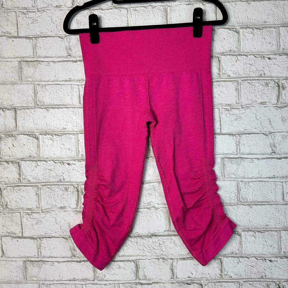 Lululemon Pink Leggings In The Flow Crop II Capri  Heathered Jewelled Magenta 4 - Picture 2 of 6